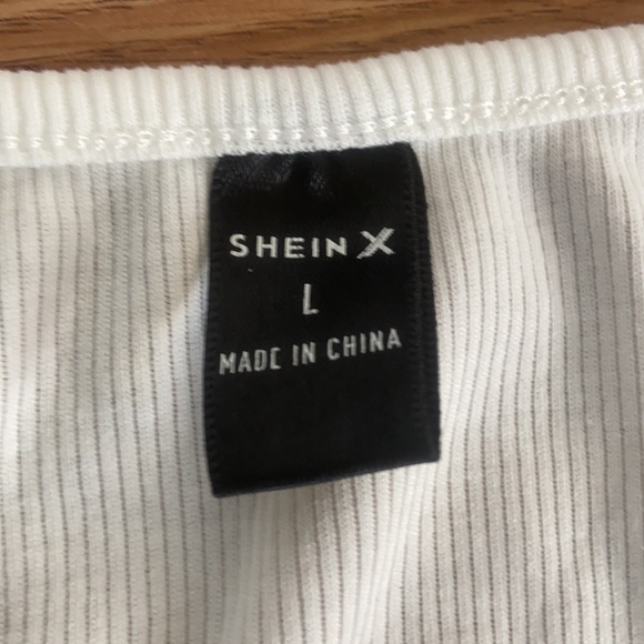 Skater gang crop top in size M-L - Picture 2 of 3